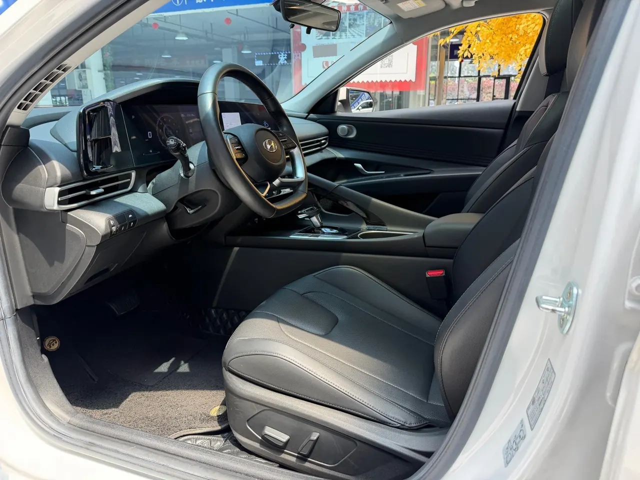 Hyundai 2021 Elantra -3-compartment 1.5 stepless LUX premium automatic gear 7