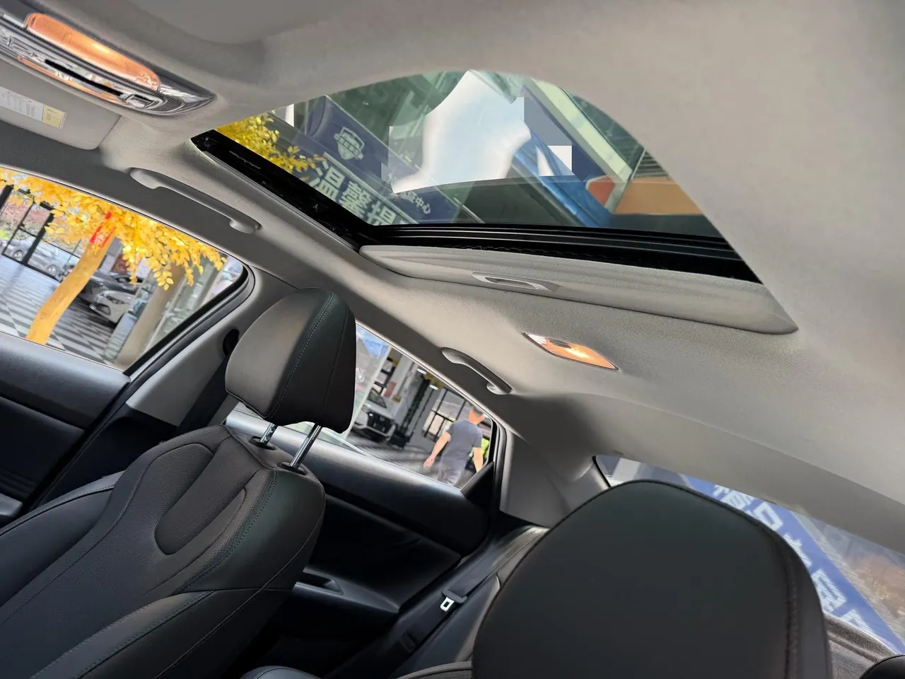 Hyundai 2021 Elantra -3-compartment 1.5 stepless LUX premium automatic gear 8
