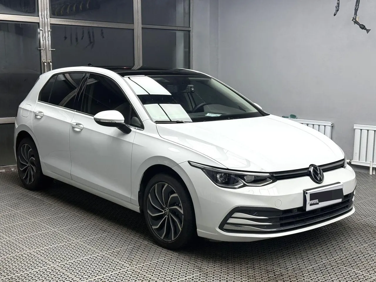 Volkswagen 2021 Golf 8 1.2TSI 200TSI Automatic 2