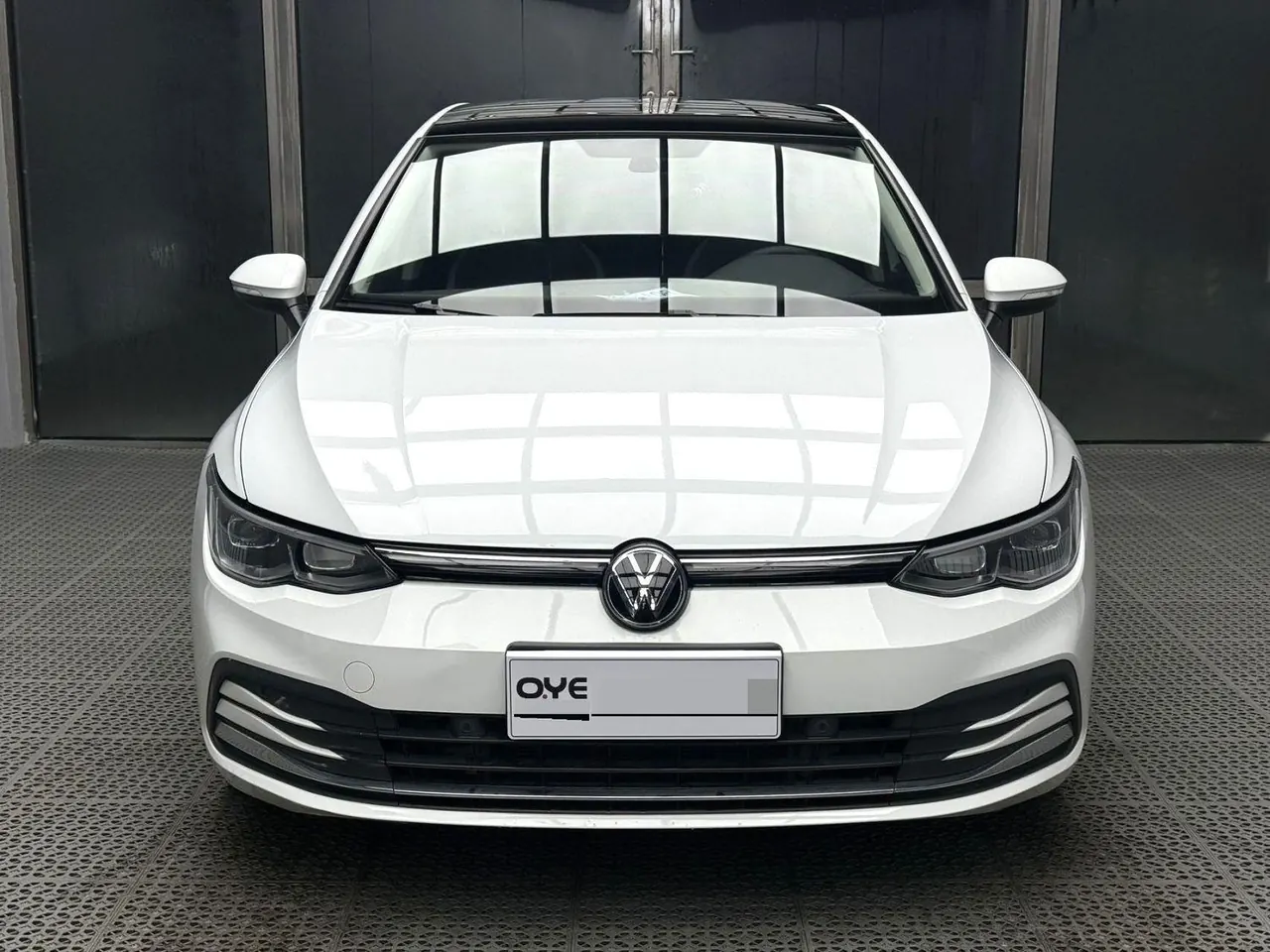 Volkswagen 2021 Golf 8 1.2TSI 200TSI Automatic 3