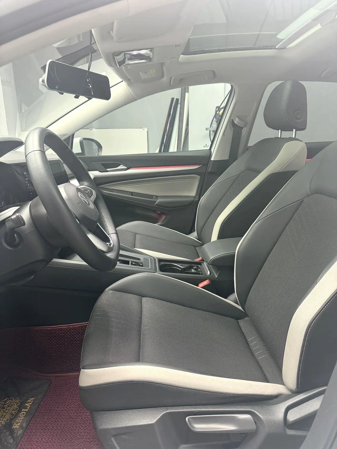 Volkswagen 2021 Golf 8 1.2TSI 200TSI Automatic 5