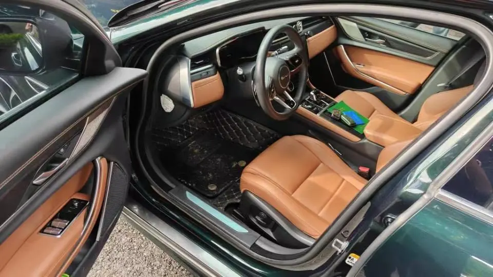 Jaguar 2022 XFL 2.0T P 12500.00g Drive Elite Sports Edition Automatic Gear 4