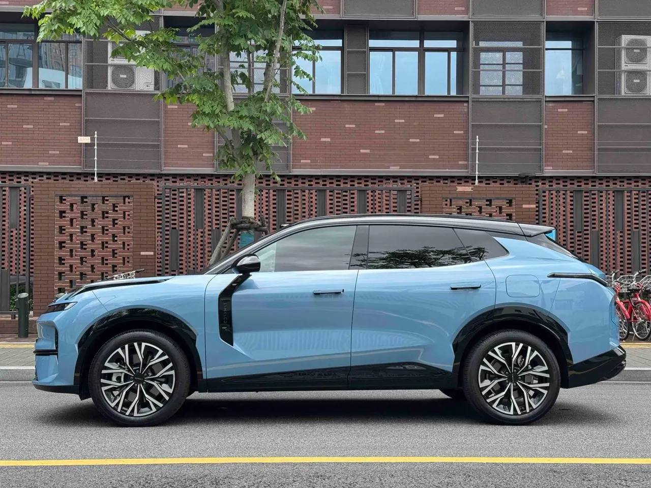 LYNK&amp;CO 2026 LYNK&amp;CO 08 EM-P 1.5T 210 Four-wheel Drive Performance Ultra H7 Automatic Gear 6