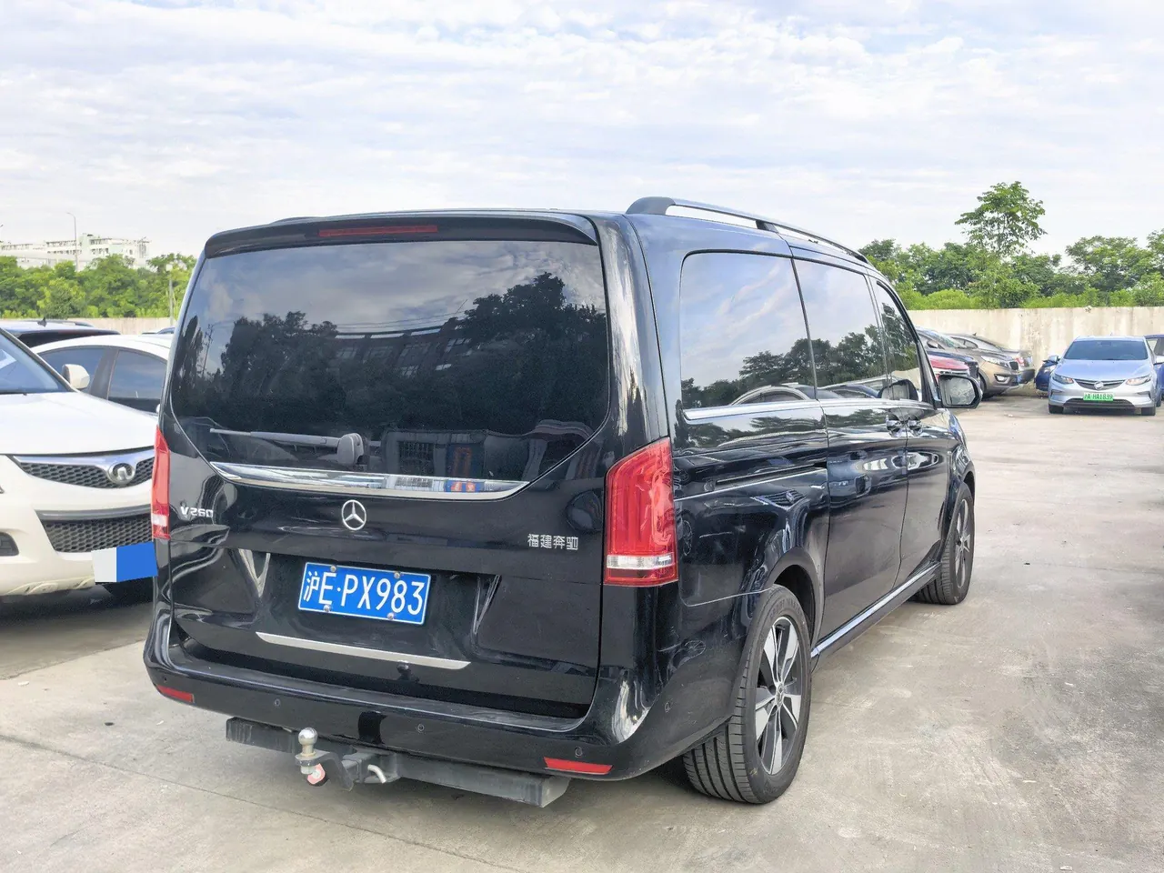 Mercedes Benz V 2022V 260 2.0T Premium Edition Automatic Gear 7