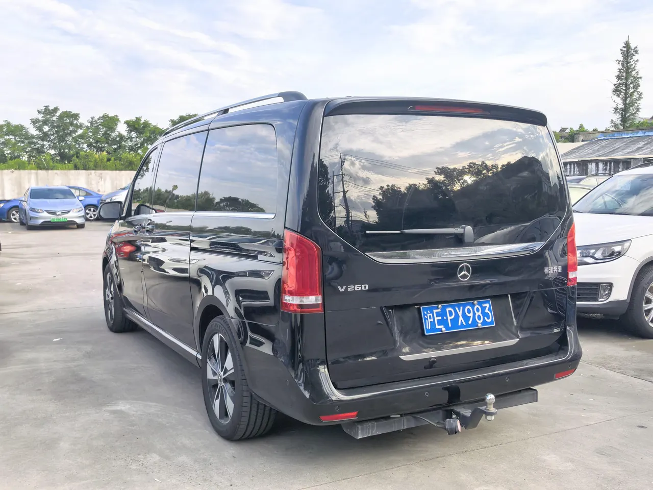 Mercedes Benz V 2022V 260 2.0T Premium Edition Automatic Gear 9