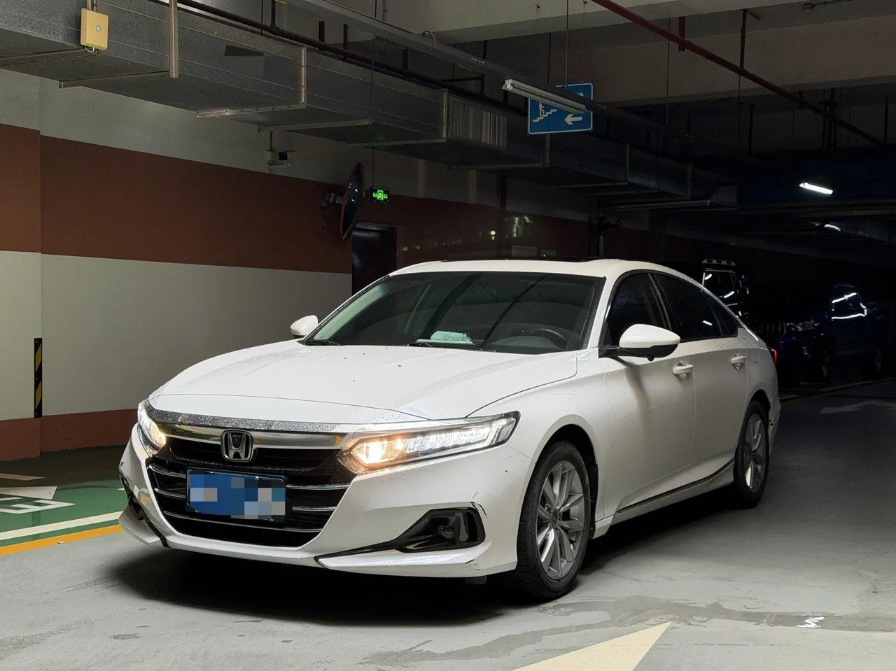 Открыть галерею: Honda 2022 10th Generation Accord 1.5T Stepless 260TURBO Deluxe Automatic Gear