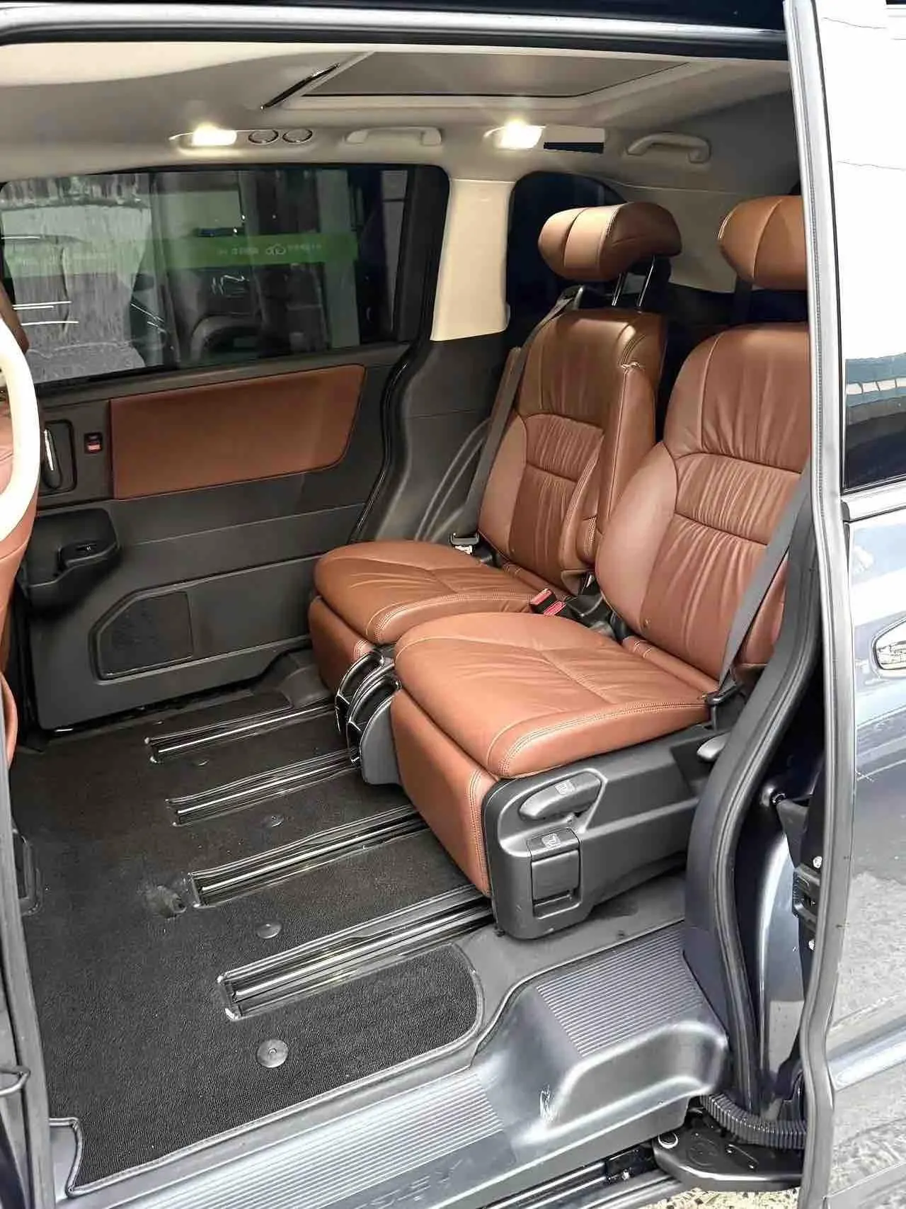Honda 2022 Odyssey Hybrid 2.0 Stepless Sharp Extreme Edition Automatic Gear 4