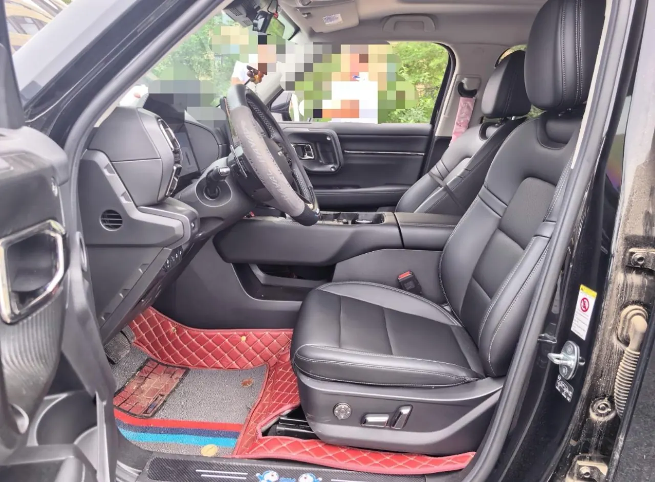 Haval 2023 big dog 2.0T two-wheel drive Chaoye version Plus automatic gear 2