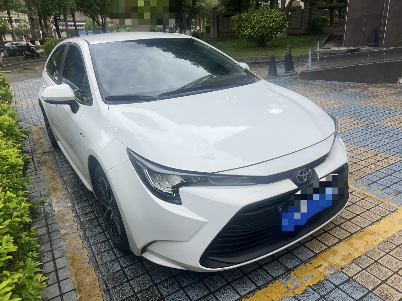 Toyota 2023 Lei Ling Shuangqing 1.8 Stepless Intelligent Electric Hybrid Leading Edition Automatic Gear 3