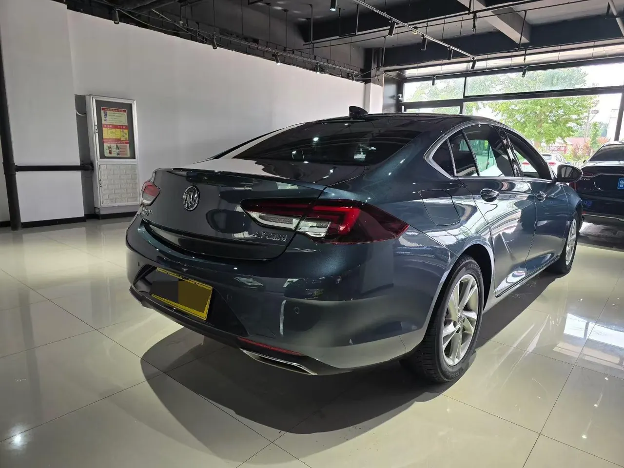 Buick 2022 Regal 1.5T 552T Smart Automatic Gear 3