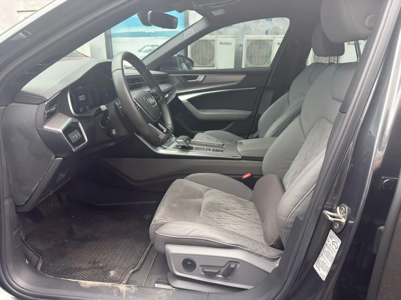 Audi 2021 A6L 48V 3.0TFSI 55TFSI Quattro enjoy dynamic automatic transmission 7