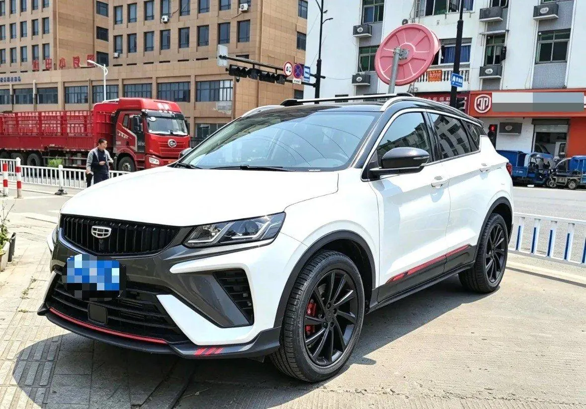 Открыть галерею: Geely 2023 Plantronics 1.5T Diamond Edition Automatic Gear