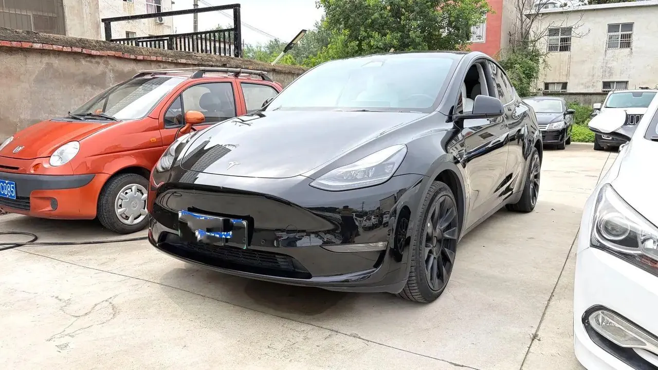 Tesla 2023 Model Y long endurance all-wheel drive version automatic transmission - View 1