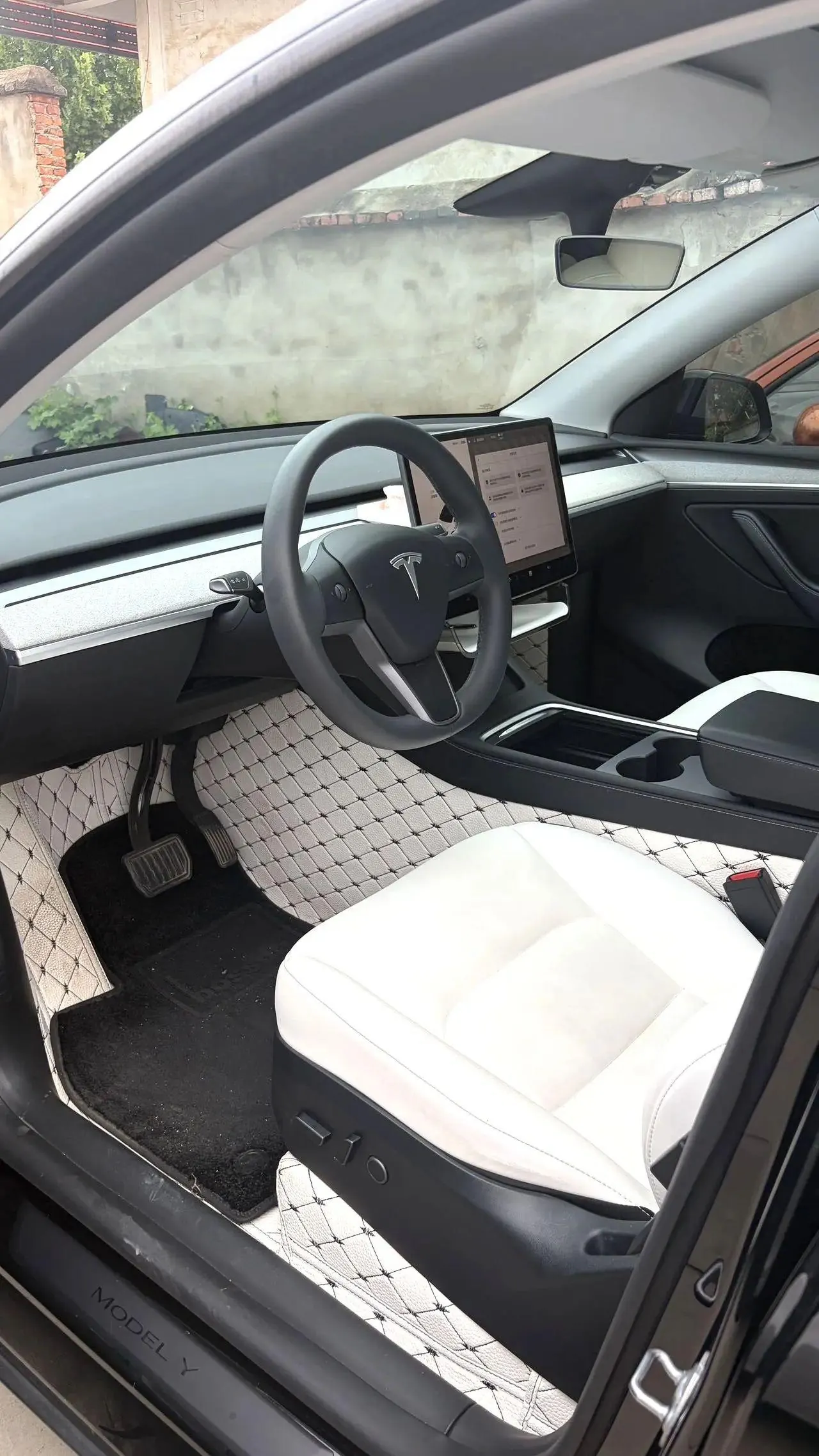 Tesla 2023 Model Y long endurance all-wheel drive version automatic transmission 2