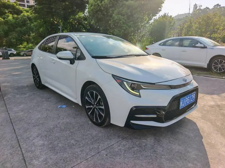 Toyota 2022 Lei Ling 1.2T Stepless 185T Sports Edition Automatic Gear 3
