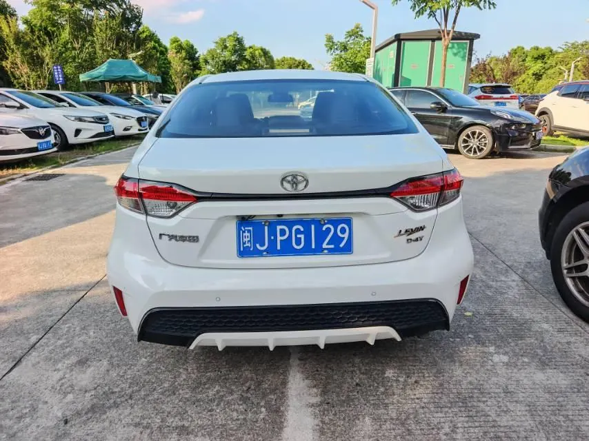 Toyota 2022 Lei Ling 1.2T Stepless 185T Sports Edition Automatic Gear 4