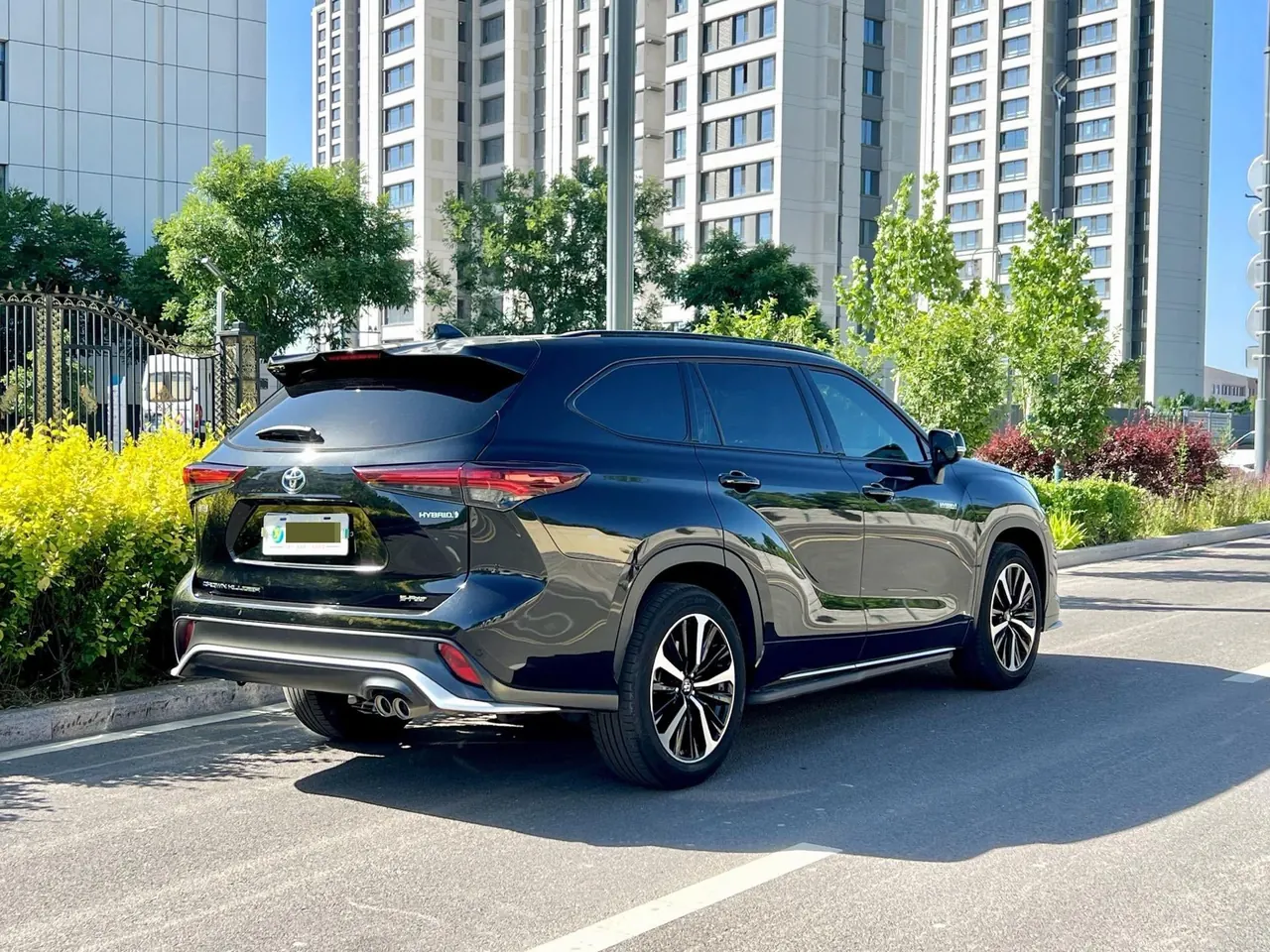 Toyota 2023 Crown Land Release 2.5 Stepless Four-wheel Drive Premium Edition Automatic Gear 3