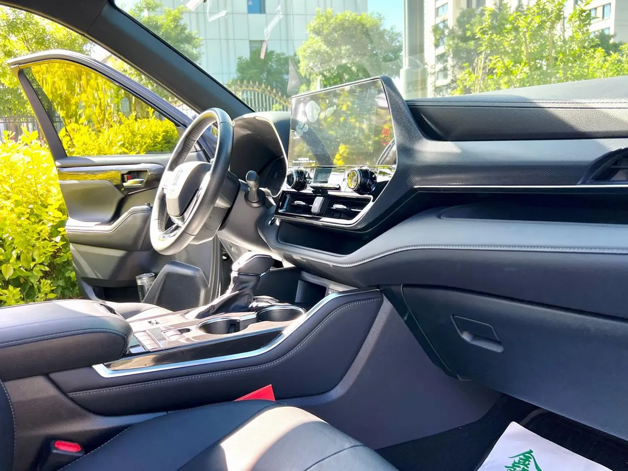 Toyota 2023 Crown Land Release 2.5 Stepless Four-wheel Drive Premium Edition Automatic Gear 6