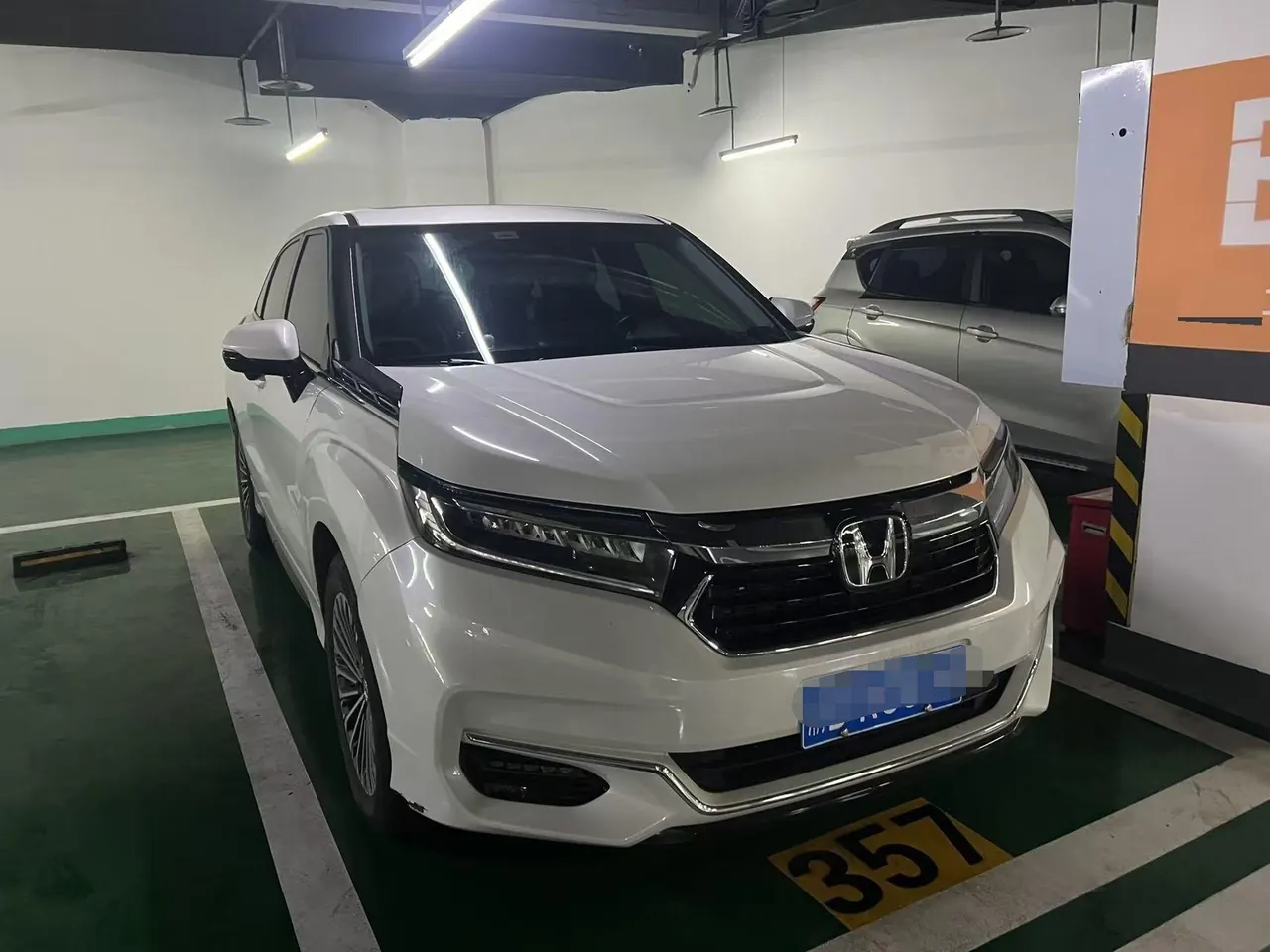 Honda 2023 Crown Road 2.0T 370TURBO Two-Drive Deluxe Automatic Gear 3