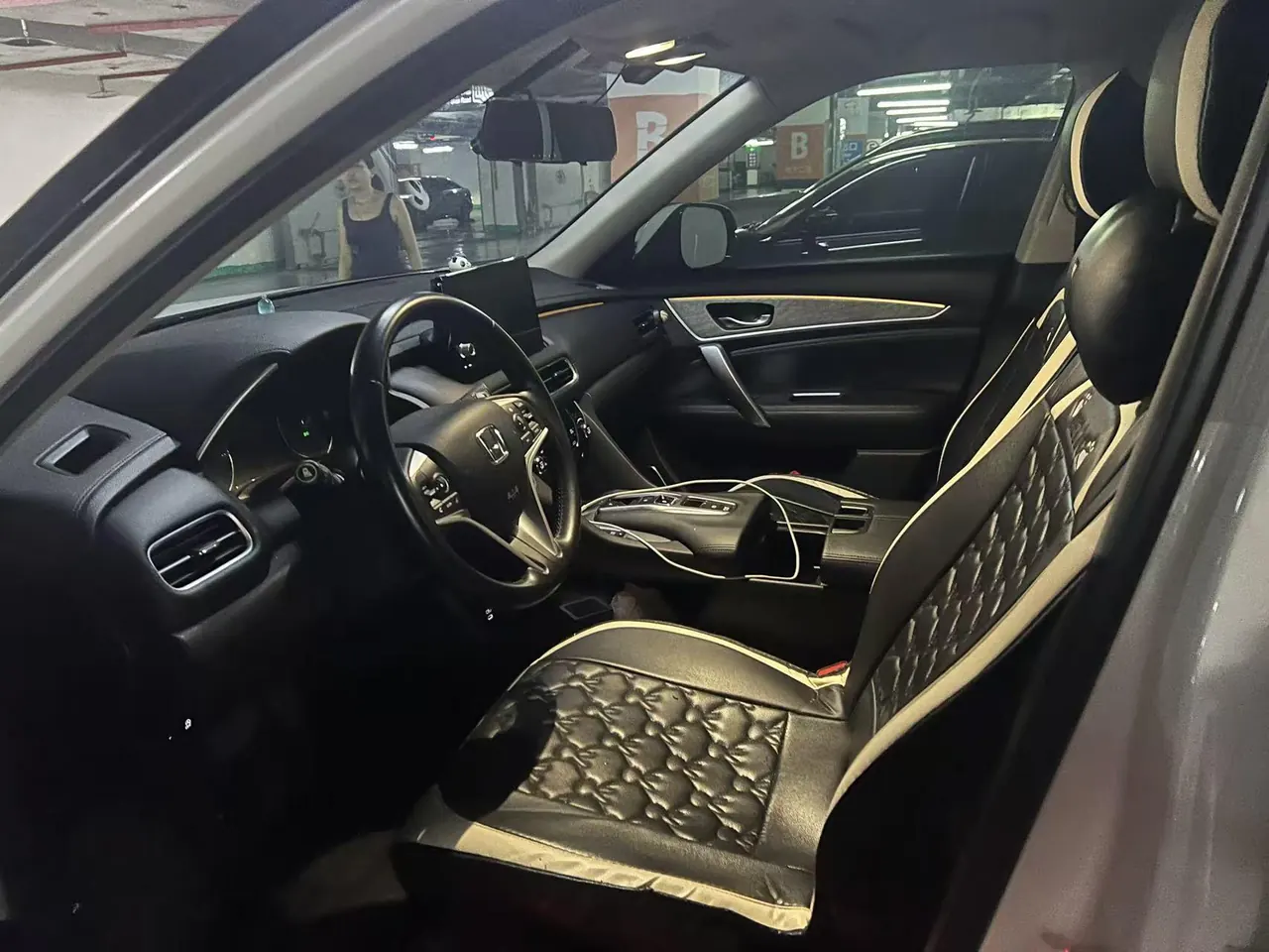 Honda 2023 Crown Road 2.0T 370TURBO Two-Drive Deluxe Automatic Gear 6