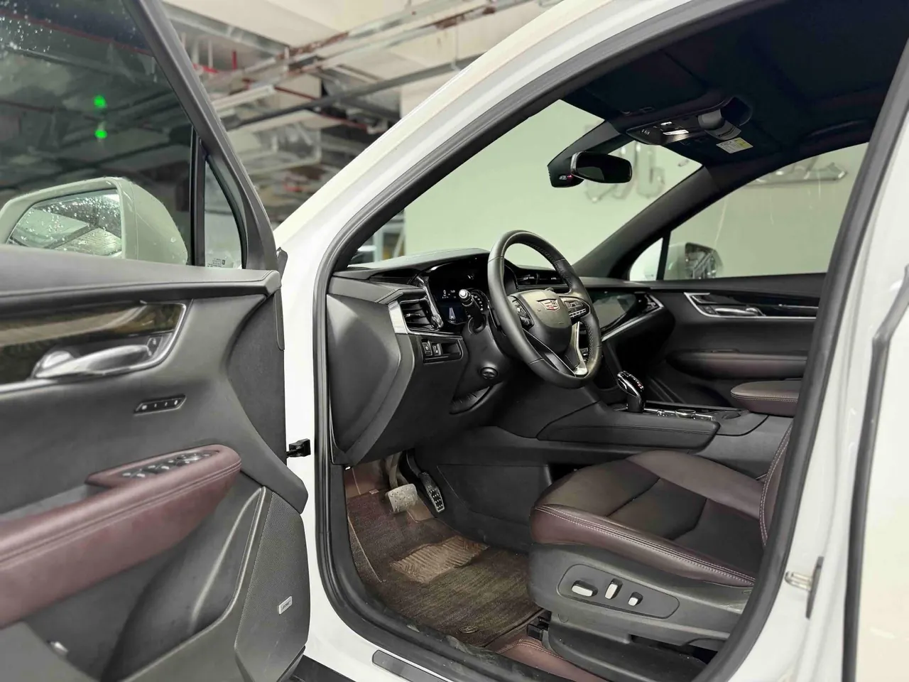 Cadillac 2022 XT6 48V 2.0T 6-seat two-wheel drive luxury automatic gear 6