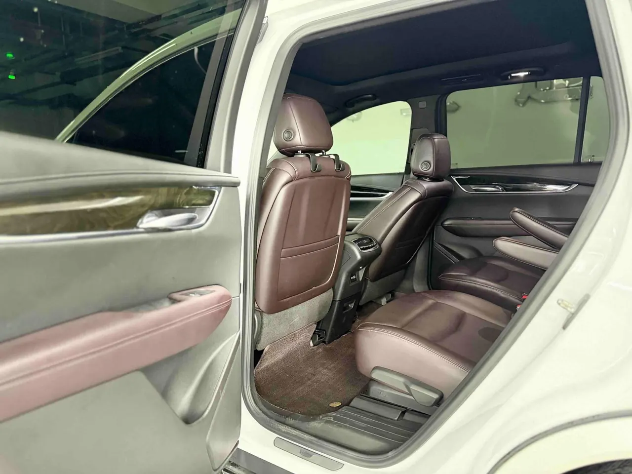 Cadillac 2022 XT6 48V 2.0T 6-seat two-wheel drive luxury automatic gear 7