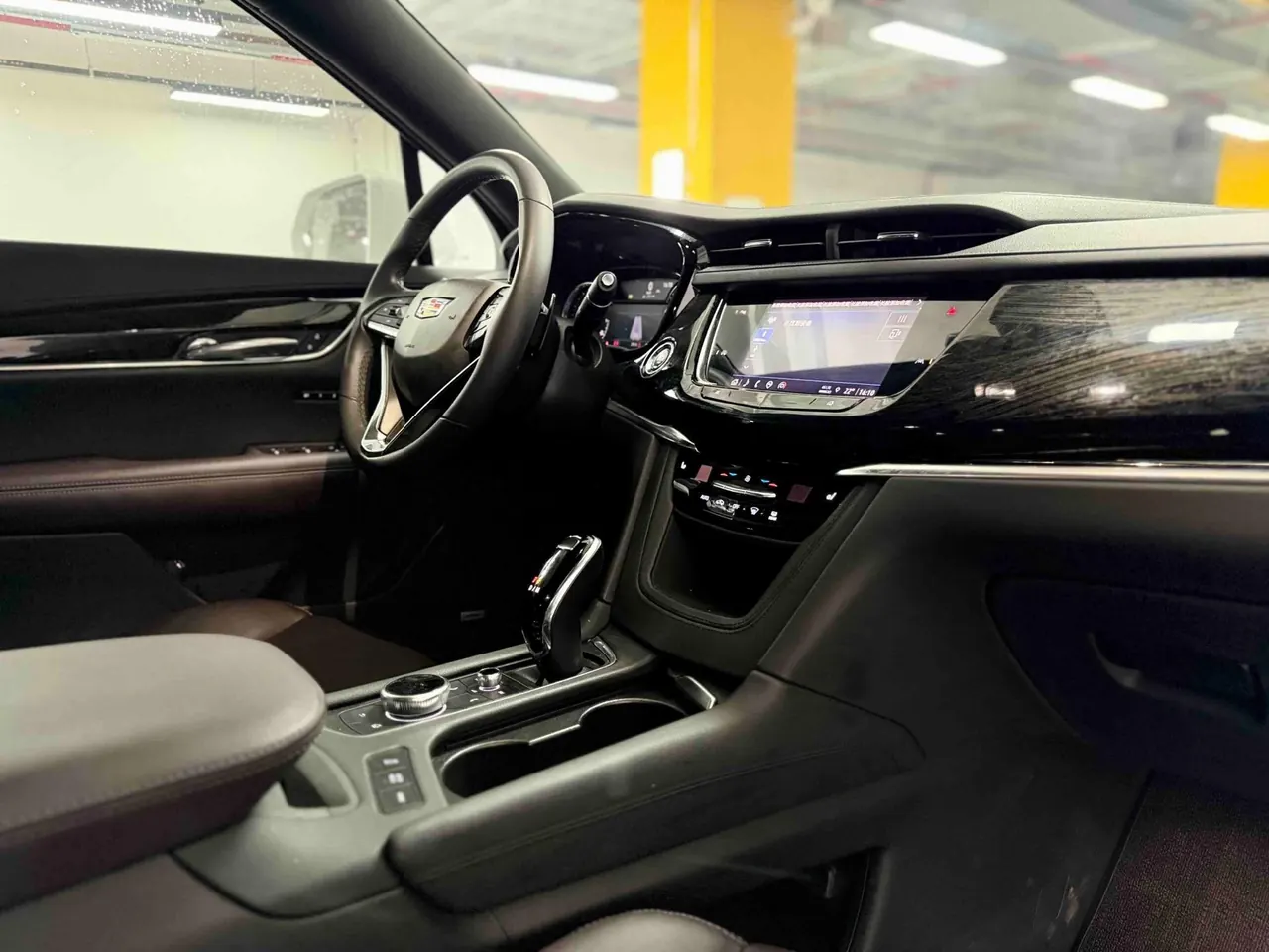 Cadillac 2022 XT6 48V 2.0T 6-seat two-wheel drive luxury automatic gear 8