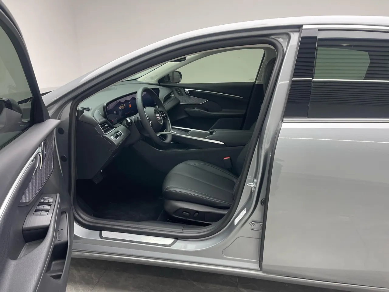 Buick 2023 LaCrosse 48V 2.0T 28T Yuexiang Edition Automatic Gear 4
