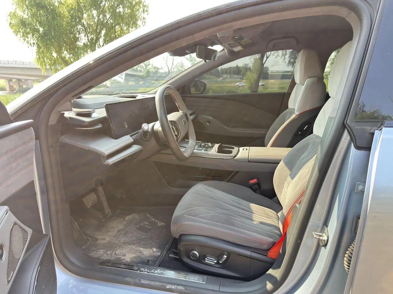 Geely Galaxy 2025 E 8 620km 4-wheel drive starship laser Radar smart drive version automatic gear 4