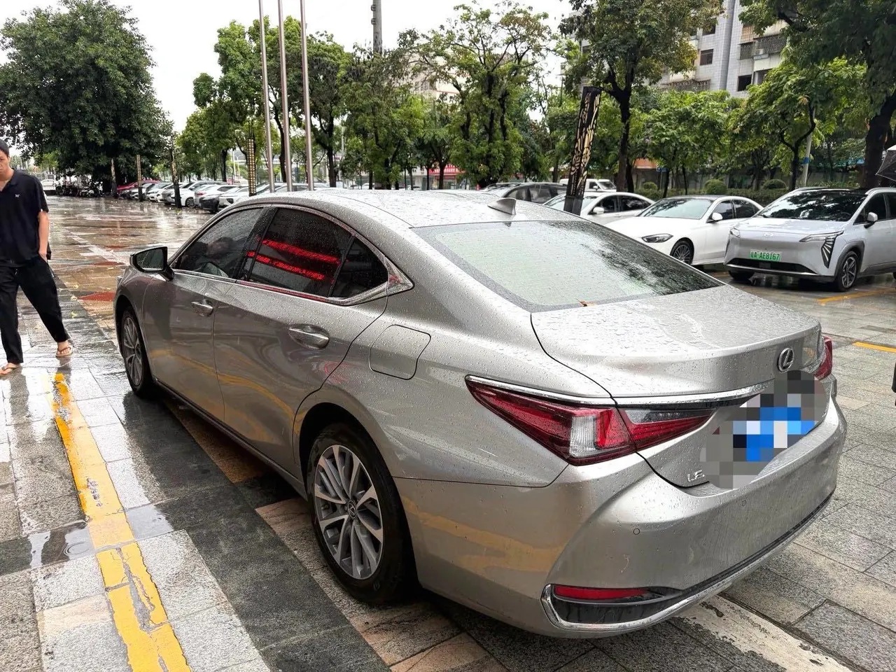 Lexus ES (Imported) 2023 ES200 2.0 Stepless Premium Edition Automatic Gear 9