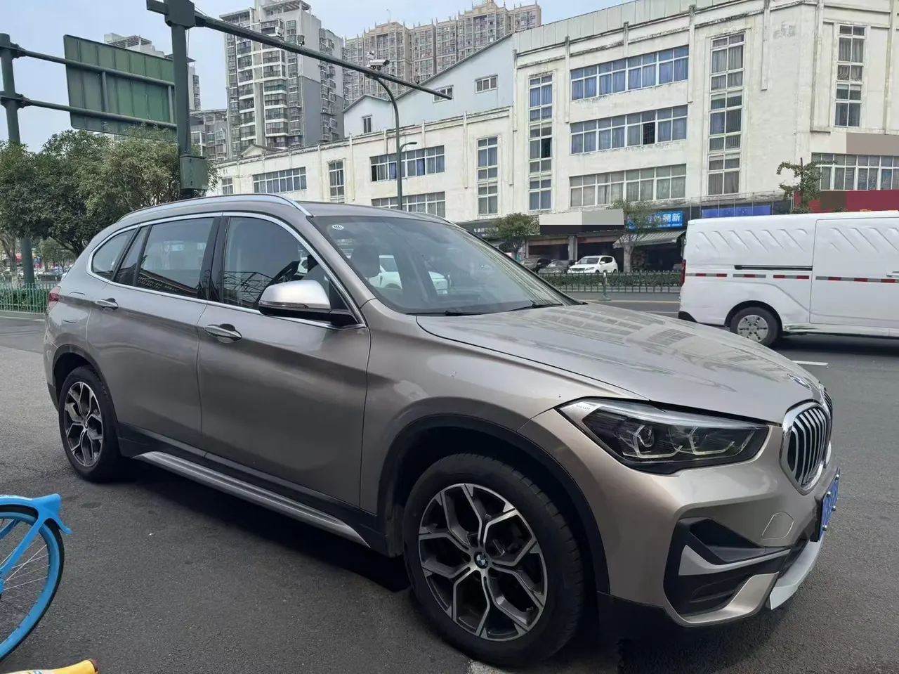 BMW 2022 X1 sDrive20Li 1.5T fashion automatic gear 3