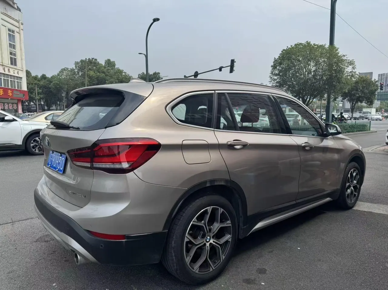 BMW 2022 X1 sDrive20Li 1.5T fashion automatic gear 4