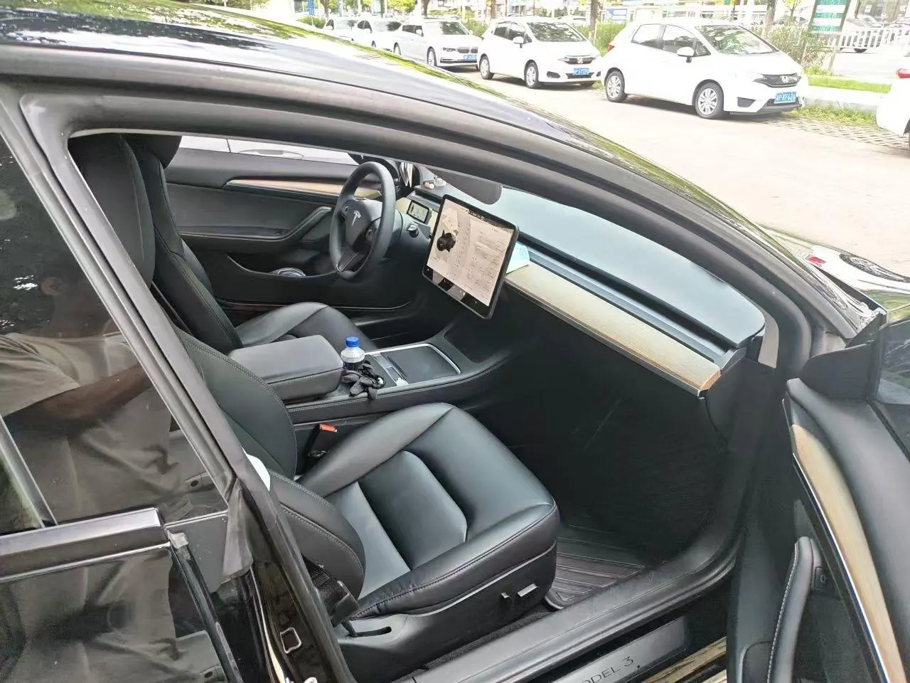 Tesla 2022 Model 3 rear-wheel drive version of automatic transmission 2