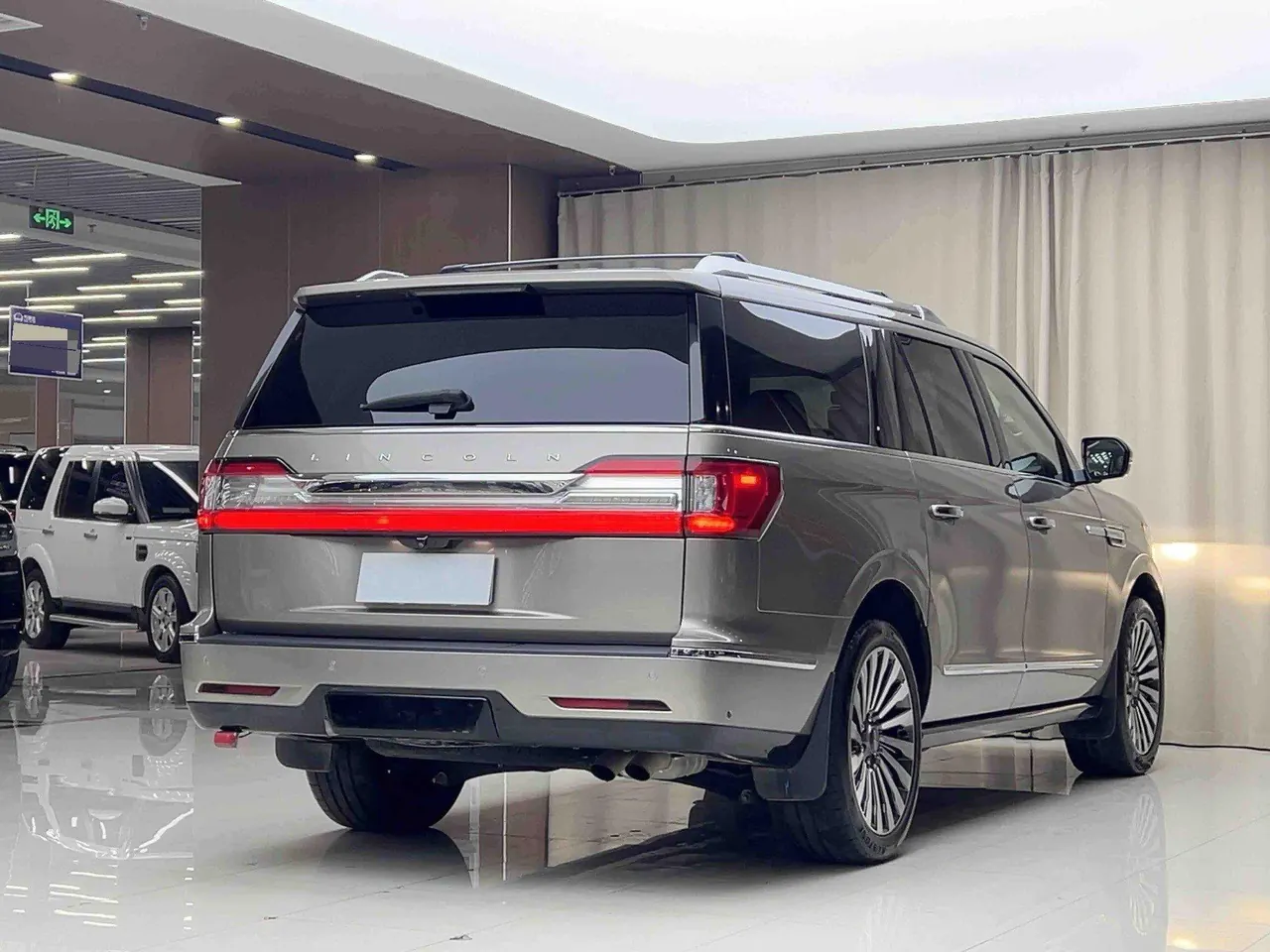 Lincoln Navigator (Imported) 2020 Navigator 3.5T L Long Axis Presidential Edition Automatic Gear 8