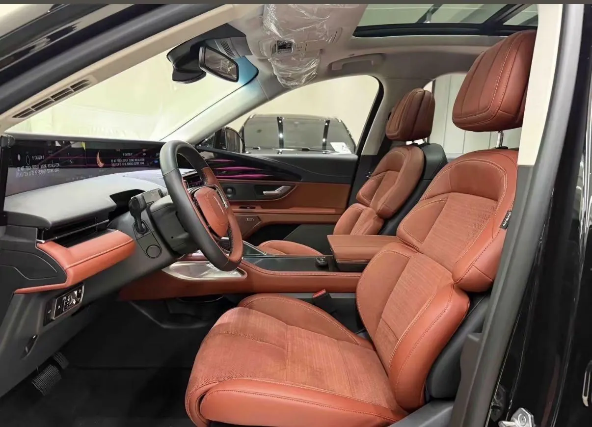 Lincoln 2025 Navigator 2.0T Stepless Four-wheel Drive Zunyi Hybrid Edition (Modified) Automatic Gear 4