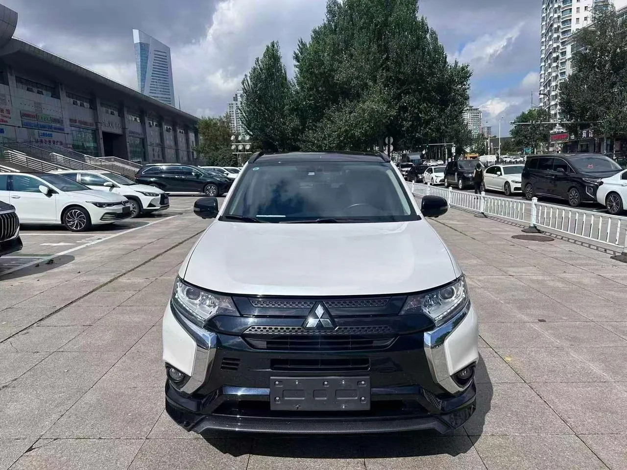 Mitsubishi 2020 Outlander 2.0 Stepless Two-Drive Smooth Edition 5-seat Automatic Gear 2