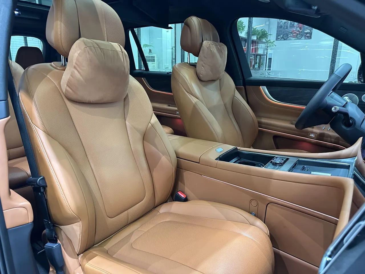 AITO 2025 AITO M9 extended range Ultra version 52kWh6 seat version automatic gear 15