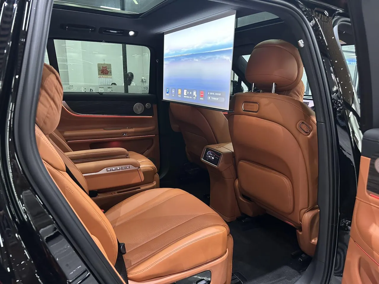AITO 2025 AITO M9 extended range Ultra version 52kWh6 seat version automatic gear 18