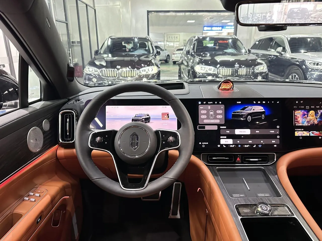 AITO 2025 AITO M9 extended range Ultra version 52kWh6 seat version automatic gear 20