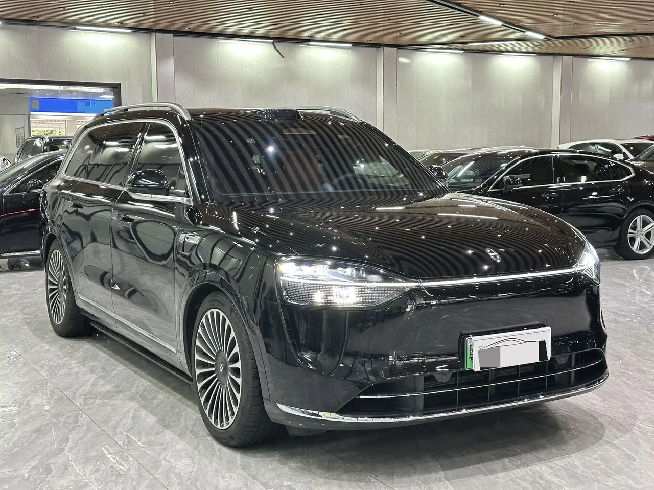 AITO 2025 AITO M9 extended range Ultra version 52kWh6 seat version automatic gear 3