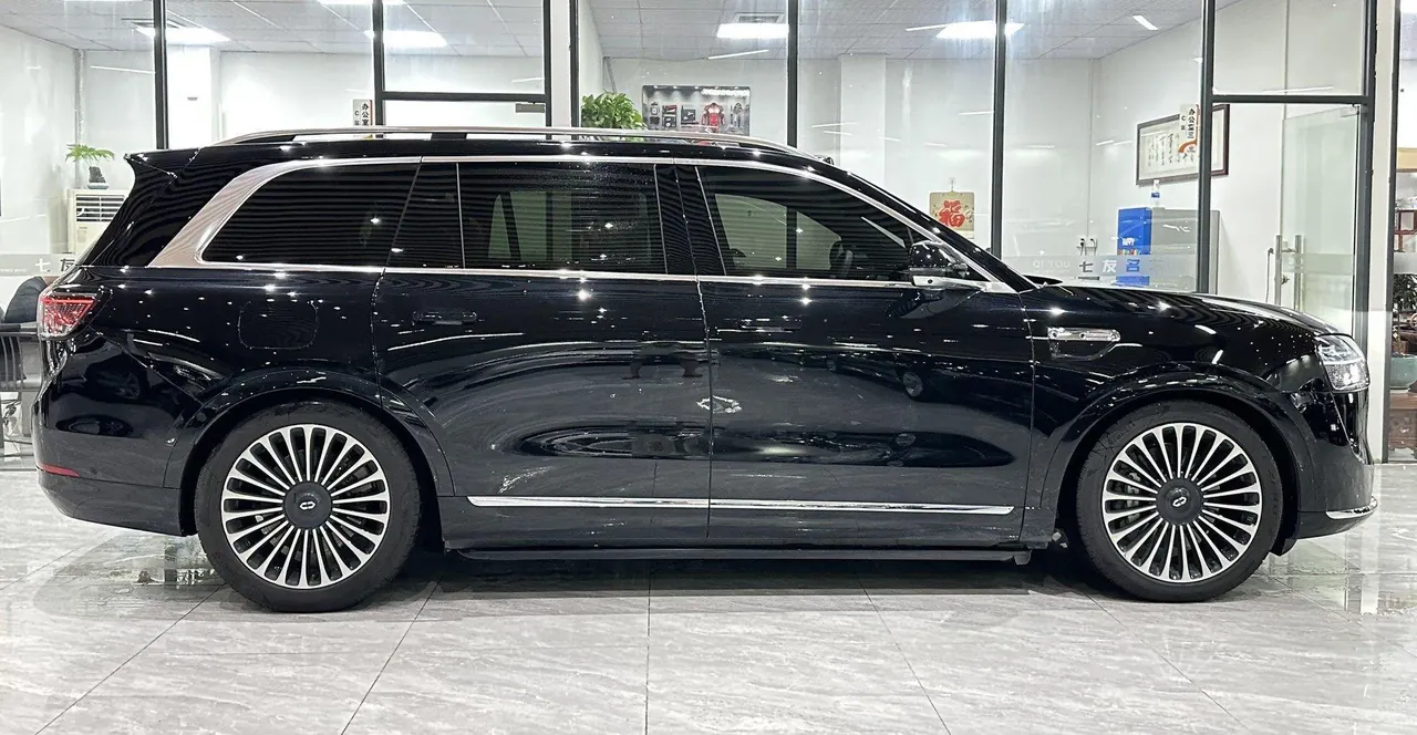 AITO 2025 AITO M9 extended range Ultra version 52kWh6 seat version automatic gear 8
