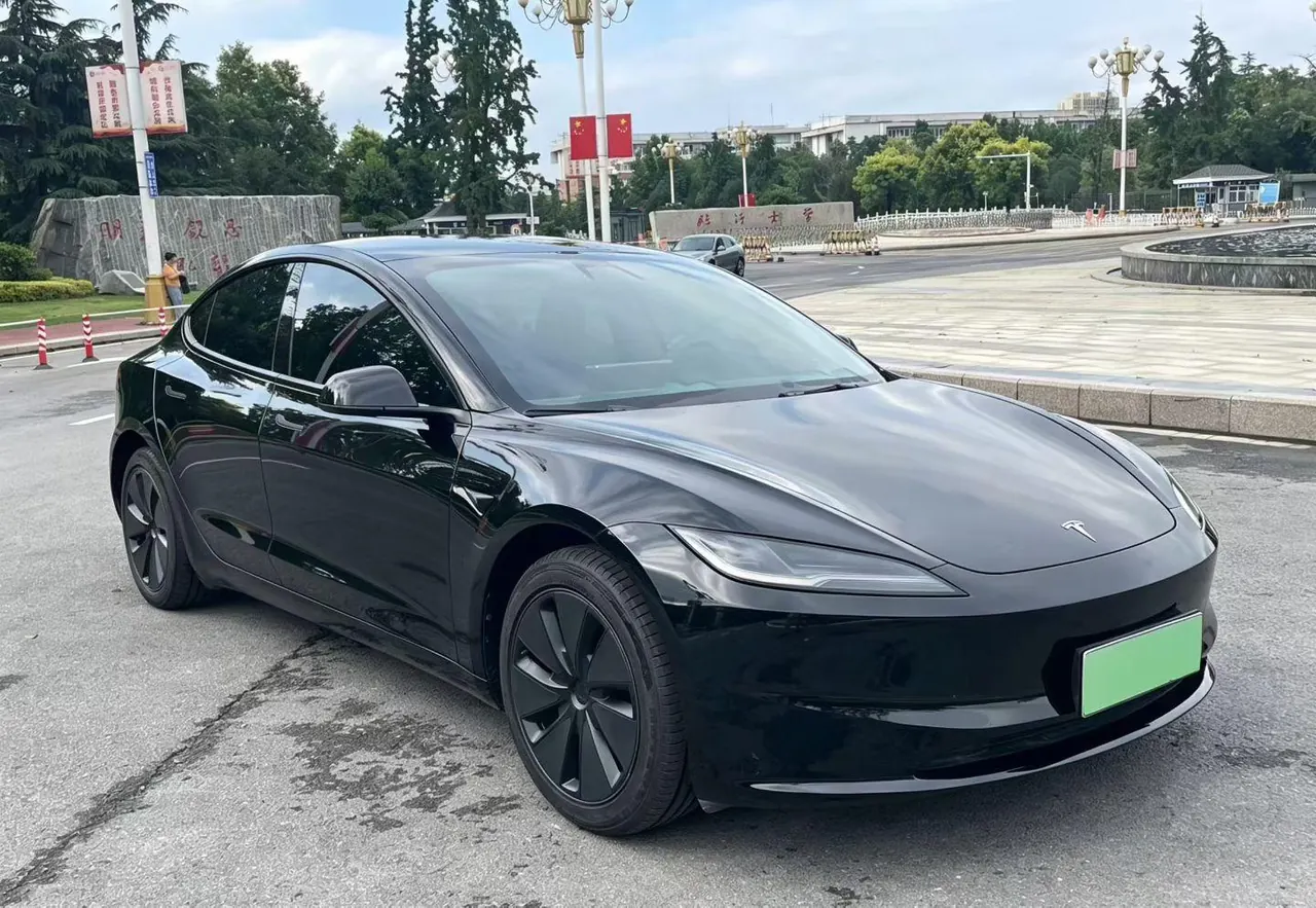 Tesla 2025 Model 3 Rear-Wheel-Drive Edition (facelift) Automatic Transmission 2
