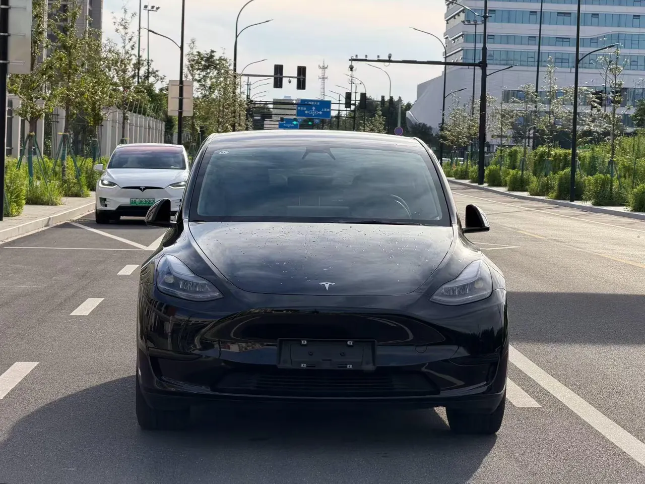 Tesla 2022 Model Y rear-wheel drive version automatic transmission 2