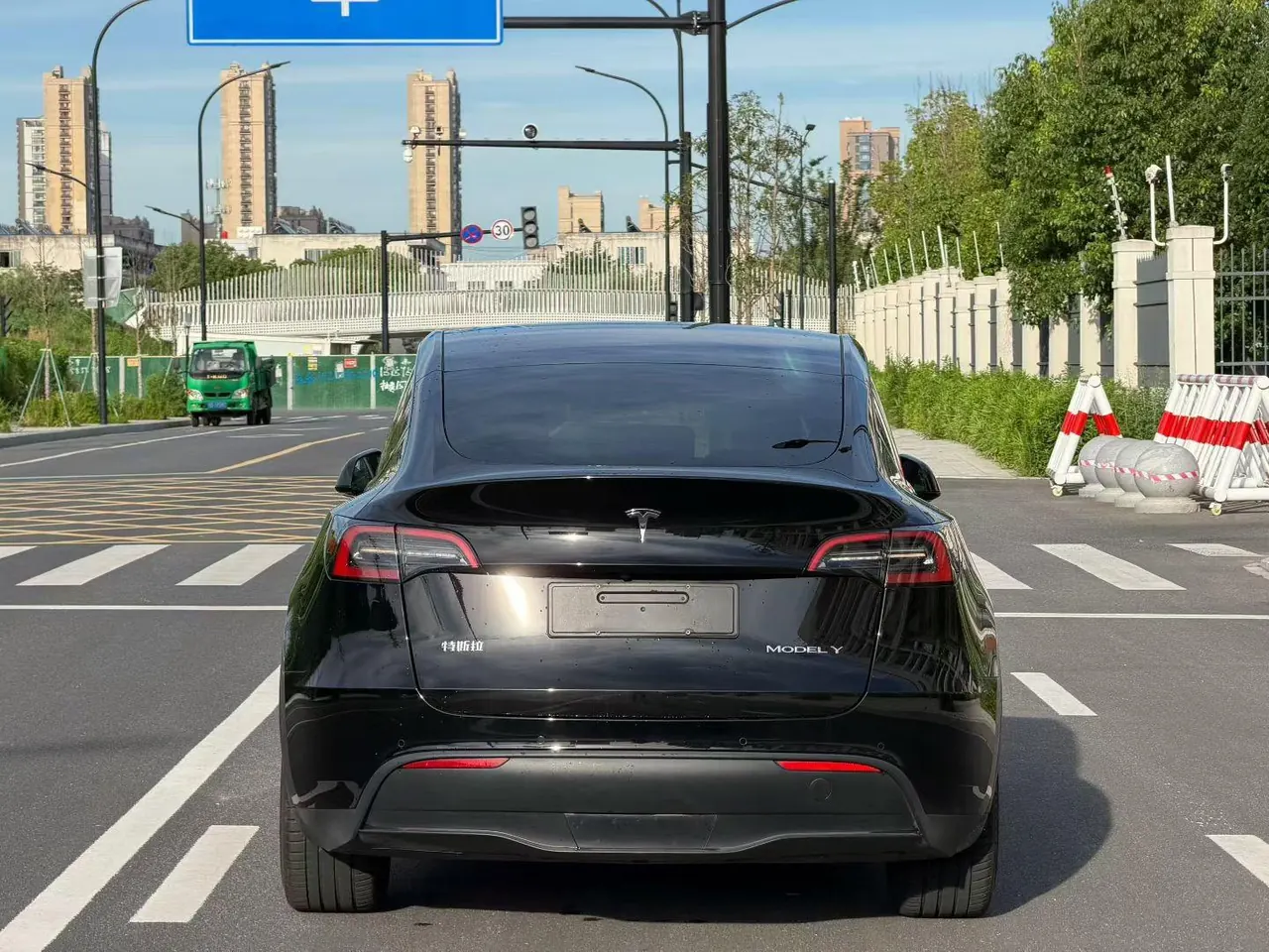 Tesla 2022 Model Y rear-wheel drive version automatic transmission 5