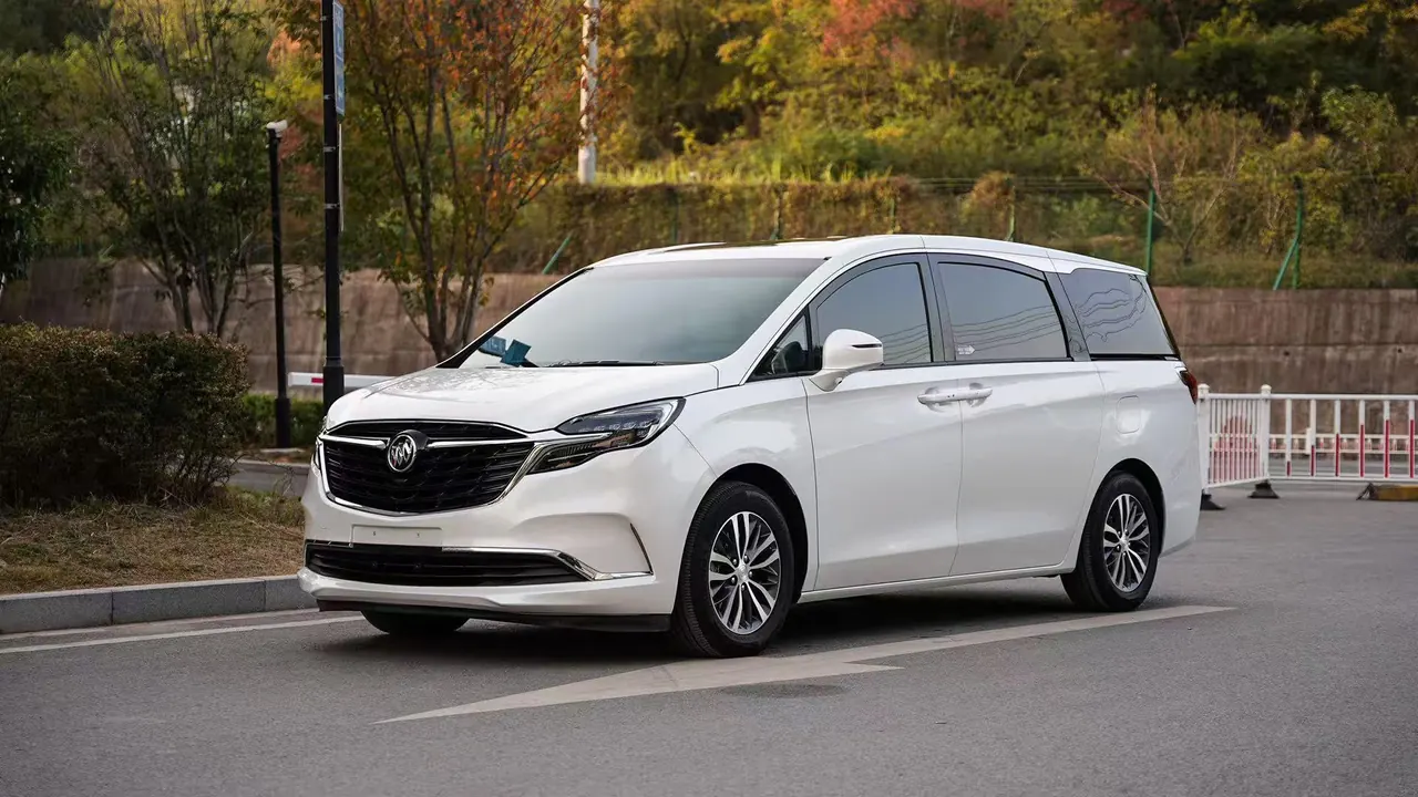 Buick 2022 GL8 ES Lu Zun 2.0T 653T Comfortable Automatic Gear - View 1