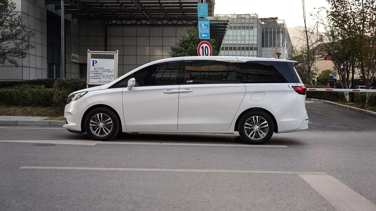 Buick 2022 GL8 ES Lu Zun 2.0T 653T Comfortable Automatic Gear 6