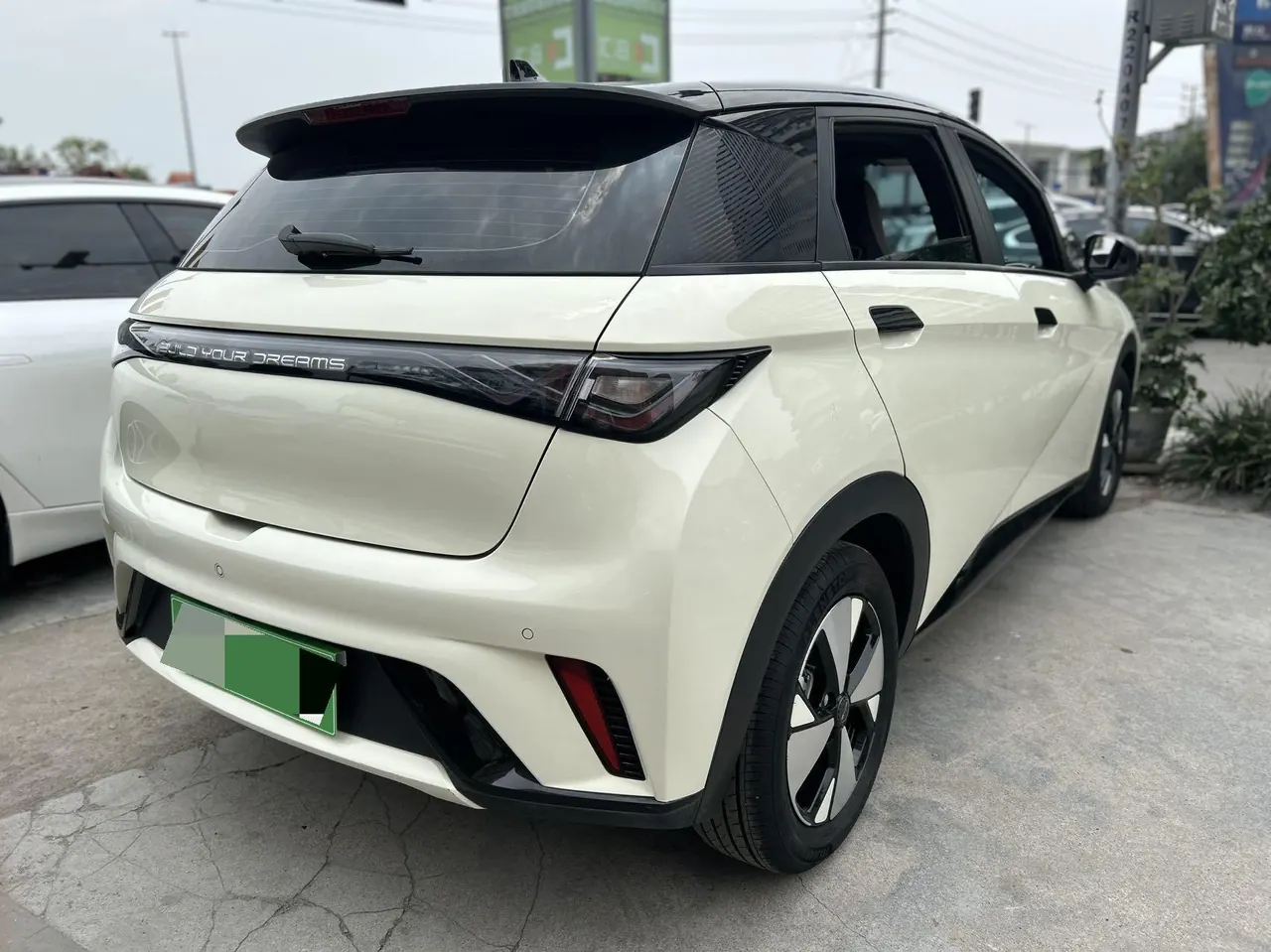 BYD 2023 Dolphin 420km Fashion Edition Automatic 9