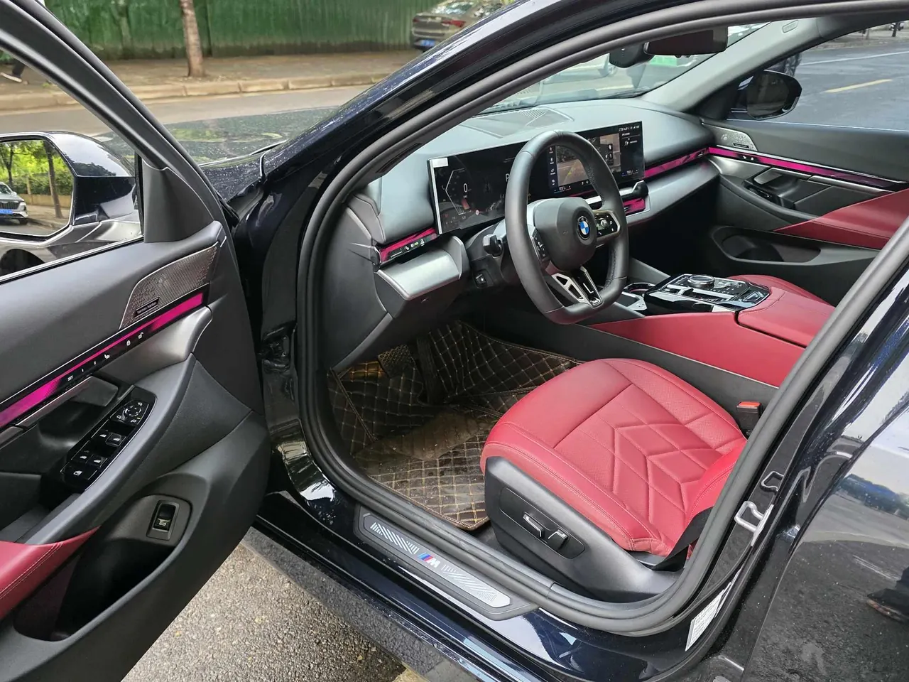 BMW 5 Series 2025 530Li 48V 2.0T Leading M Sports Suit Automatic Gear 4