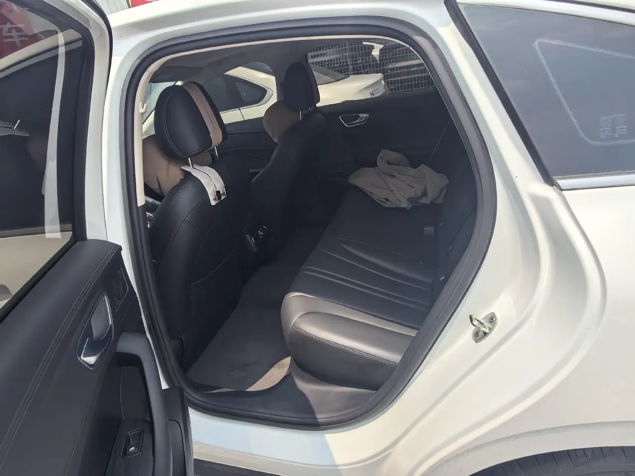 Roewe 2025 D7 DMH 1.5 World Championship Edition Automatic Gear 5
