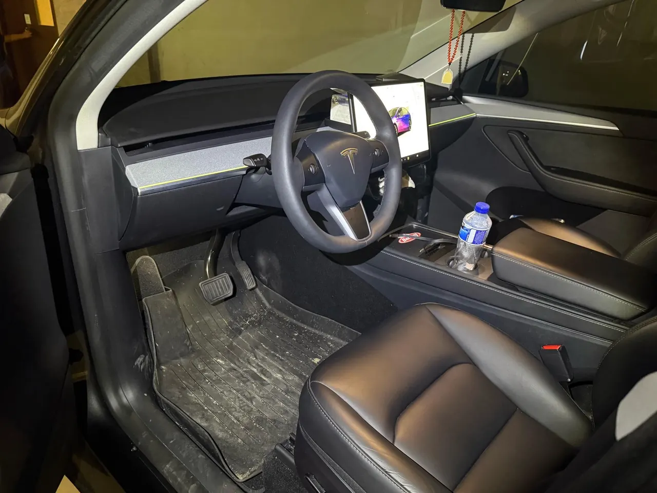 Tesla 2024 Model Y long endurance all-wheel drive version automatic transmission 3
